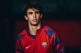 现在官方正式宣布！瓦伦丁·卡斯特利亚诺斯以3000万欧元从拉齐奥转会至西汉姆联，合同签至2030年。这一消息毫不意外，早在去年12月31日就已确认！ 来源：著名记者斯基拉